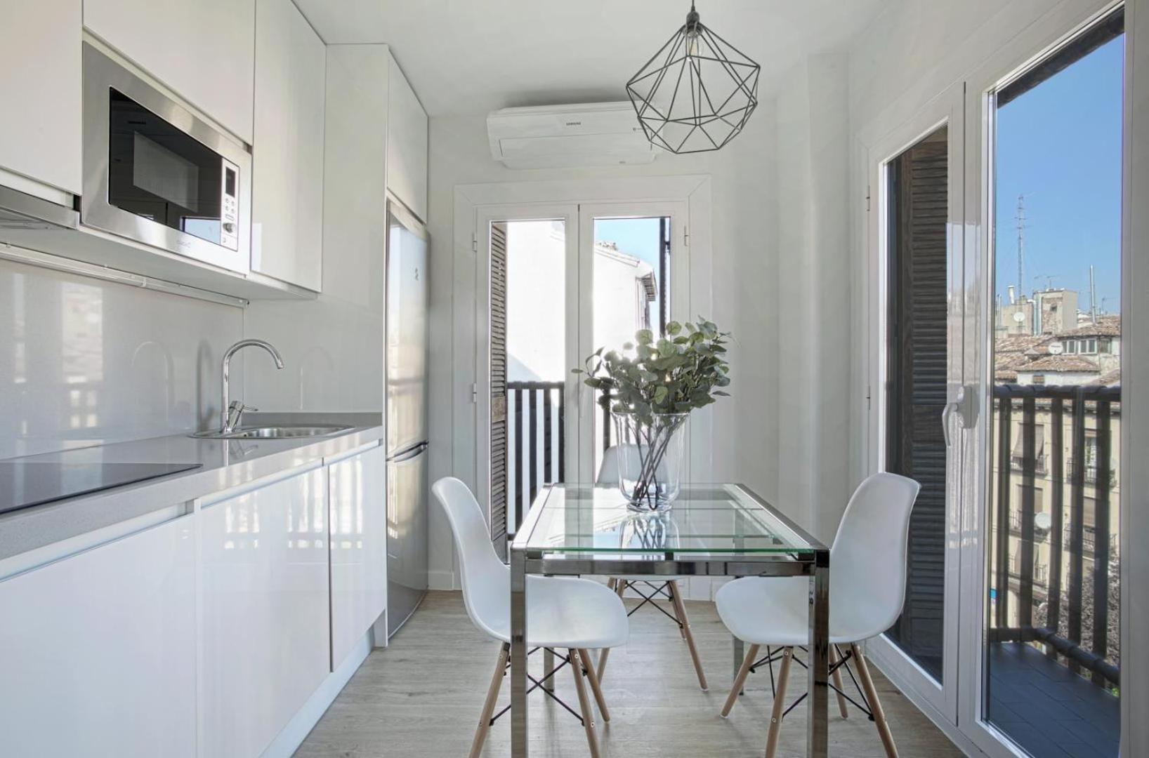 Genteel Home Cava Baja Madrid Exteriör bild